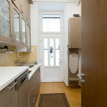 Apartment Puzzle In Downtown, Close To Danube *